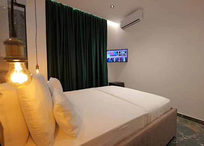 Siro Kerma Private Sarande